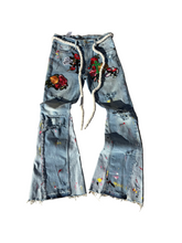 Load image into Gallery viewer, FLORAL PATCH FLARED DENIM
