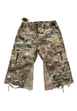 Load image into Gallery viewer, SPIKED CAPRI CAMO SHORTS
